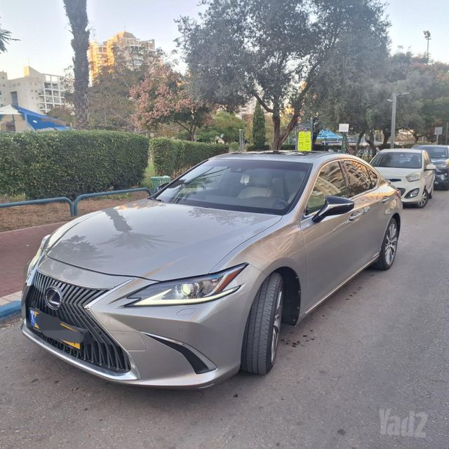 לקסוס ES