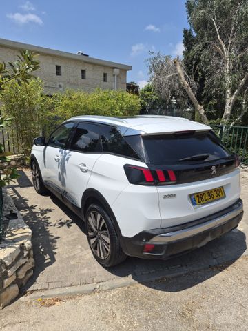 פיג'ו 3008