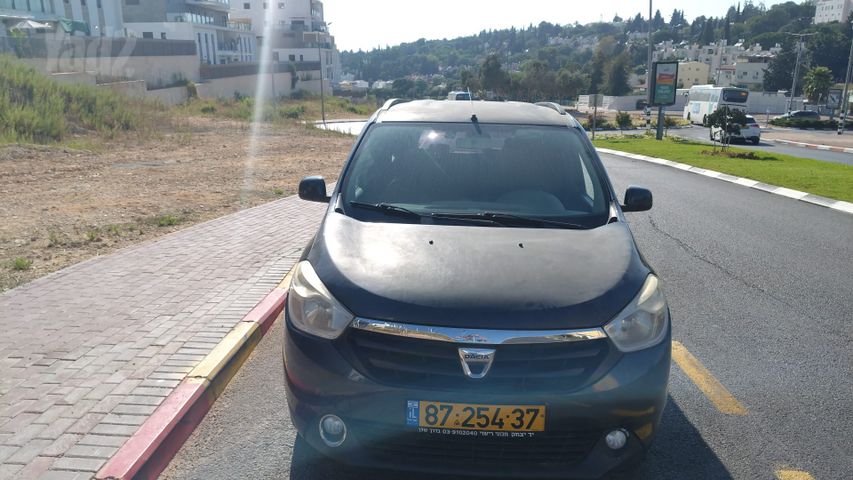 לודג'י Laureate ידני דיזל מיניוואן / MPV 7 מק 1.5 (109 כ״ס) [2015-2017]
