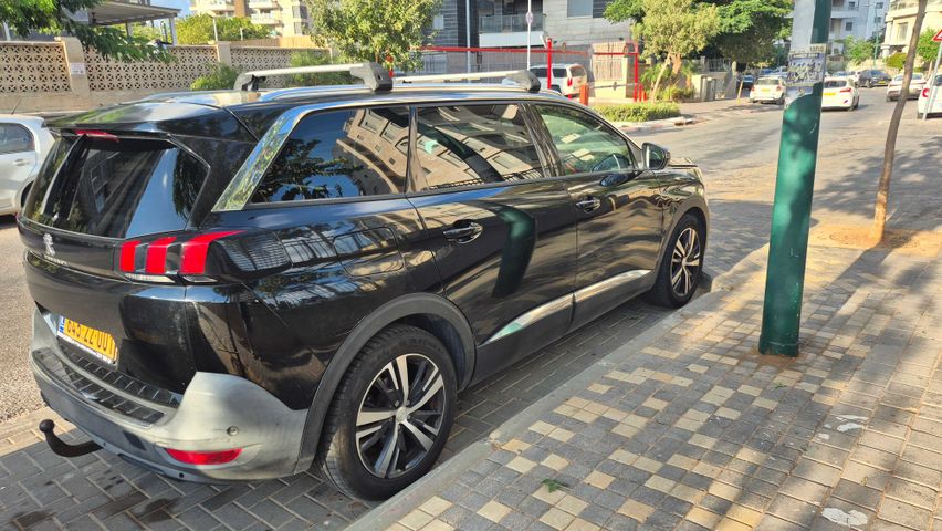 פיג'ו 5008