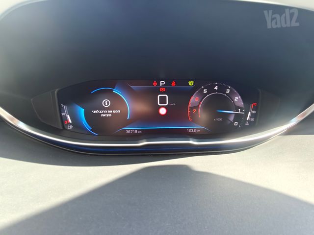 פיג'ו 3008