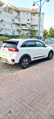 קיה נירו