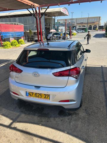 יונדאי i20