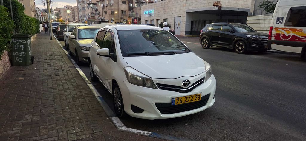 טויוטה יאריס