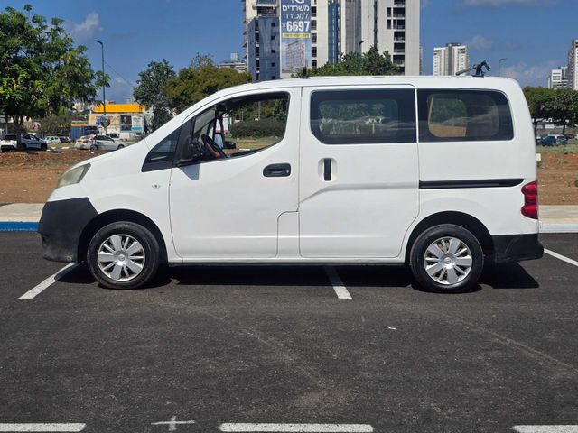 מודעת רכב ניסאן NV200