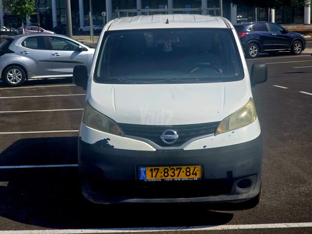 ניסאן NV200