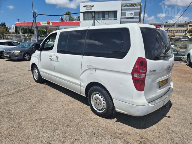 יונדאי H-1 / i800