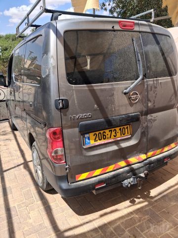 ניסאן NV200