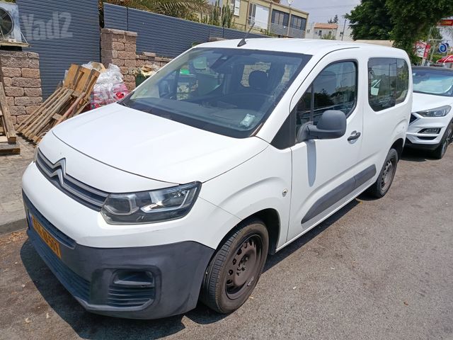 מודעת רכב סיטרואן ברלינגו