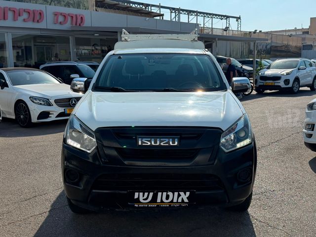 איסוזו די-מקס