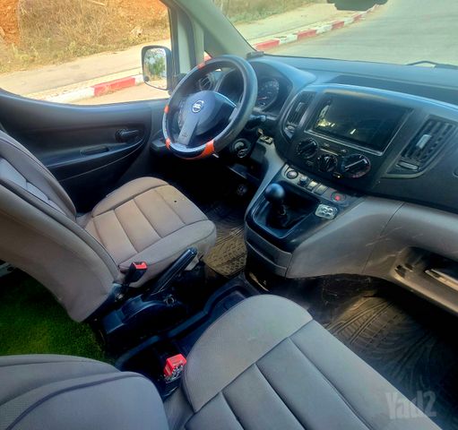 ניסאן NV200