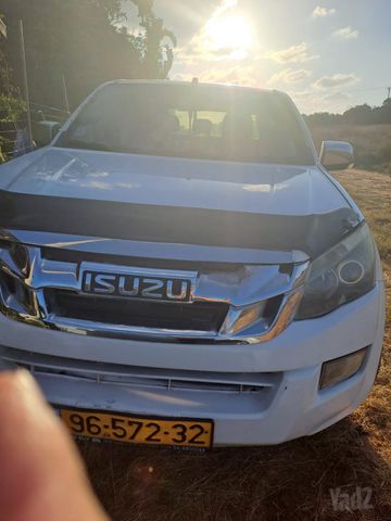 מודעת רכב איסוזו די-מקס