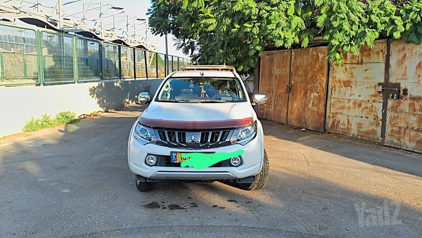 מיצובישי טרייטון / L200