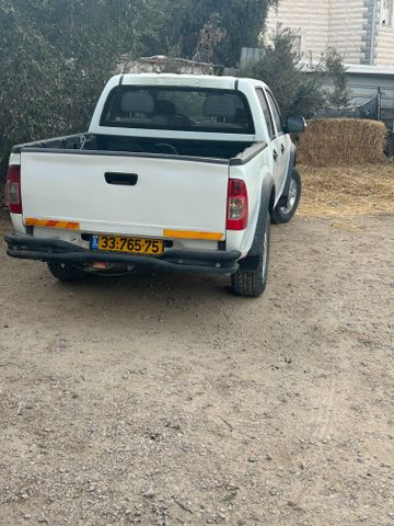איסוזו די-מקס