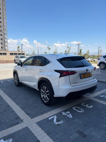 לקסוס NX