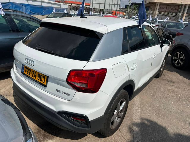 אאודי Q2