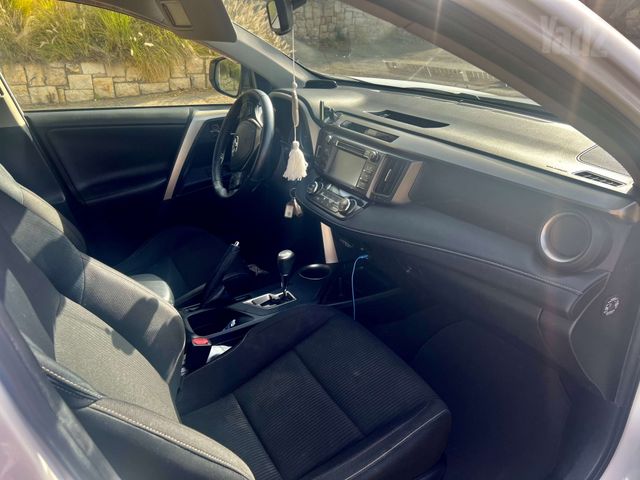 טויוטה RAV4