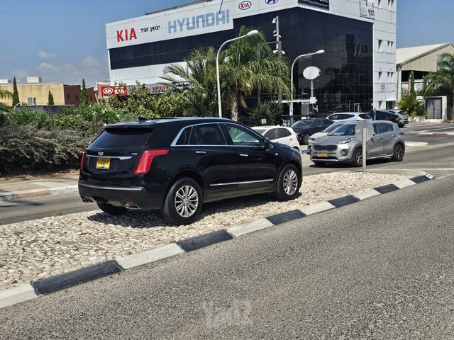 קאדילק XT5