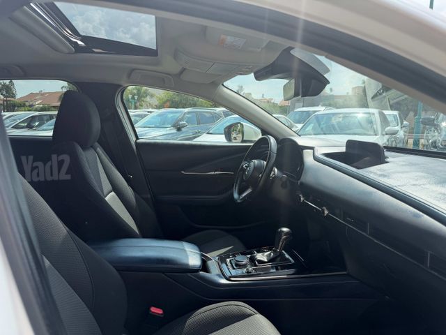 מודעת רכב מאזדה CX-30 2