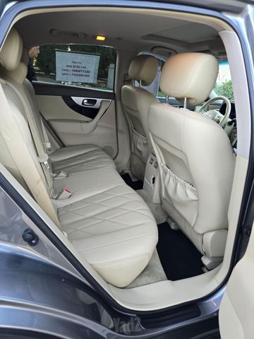 אינפיניטי QX70