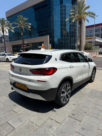 ב מ וו X2