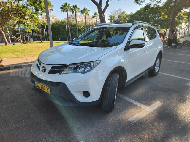 טויוטה RAV4