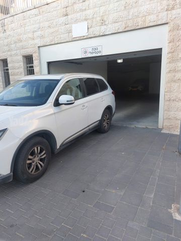 מיצובישי אאוטלנדר