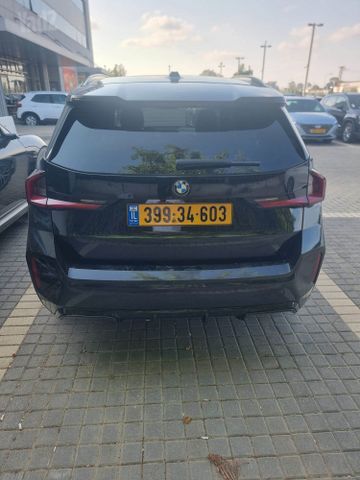 ב מ וו X1