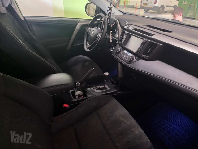 טויוטה RAV4