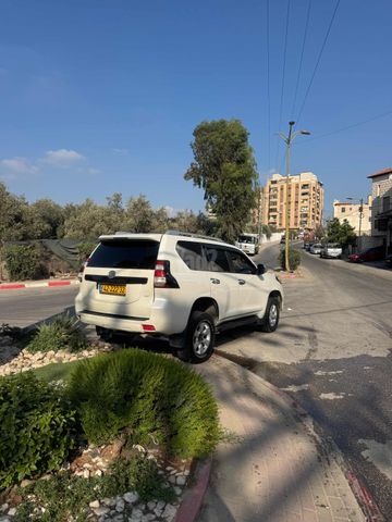 טויוטה לנד קרוזר