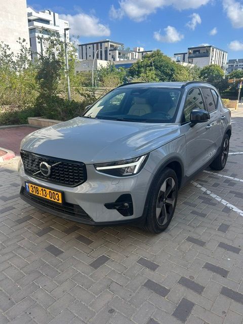 מודעת רכב וולוו XC40