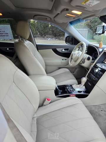 אינפיניטי QX70