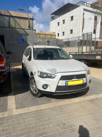 מיצובישי אאוטלנדר