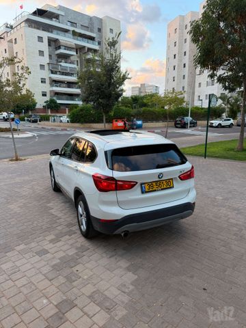 ב מ וו X1