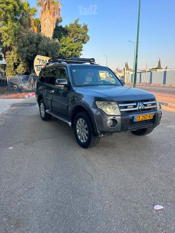 מיצובישי פג'רו