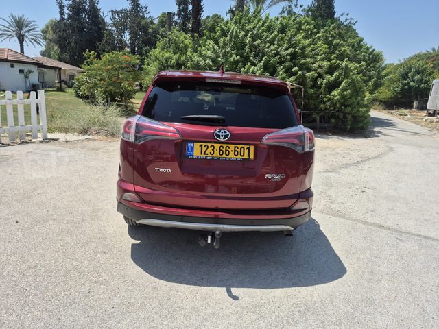 טויוטה RAV4