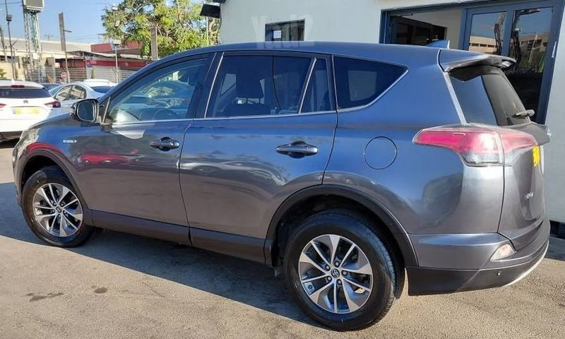 טויוטה RAV4