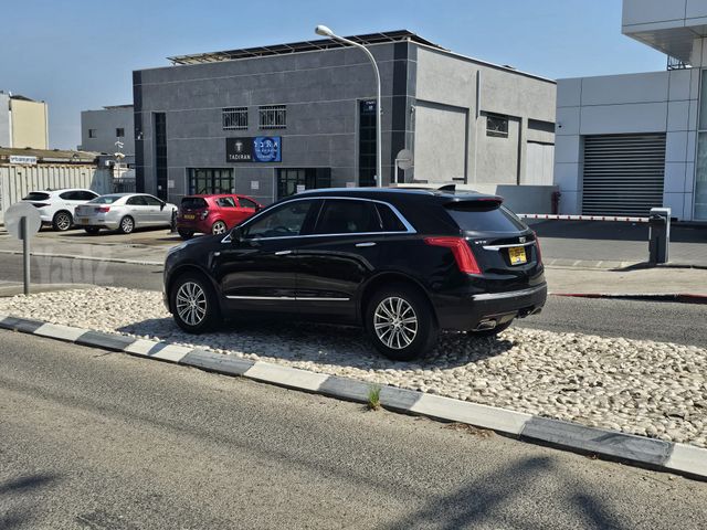 קאדילק XT5