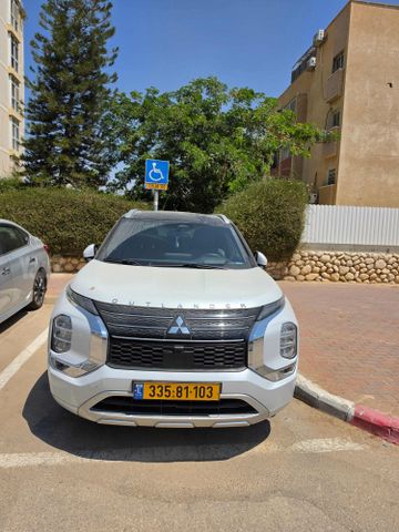 מיצובישי אאוטלנדר