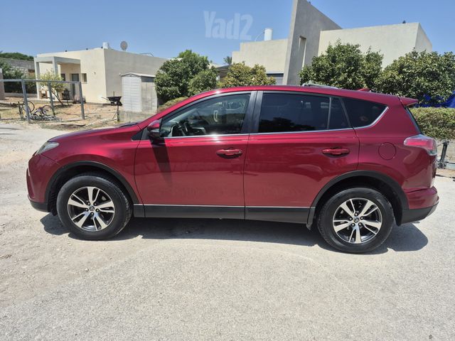 טויוטה RAV4
