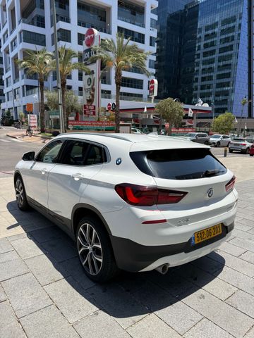 ב מ וו X2