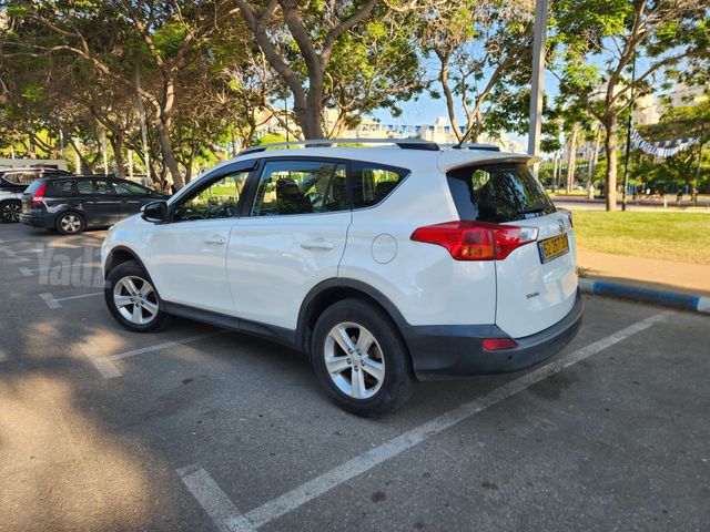 טויוטה RAV4