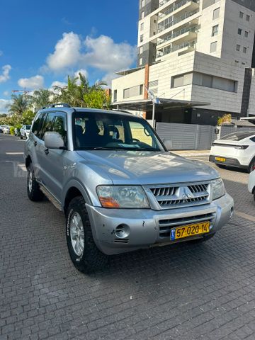 מיצובישי פג'רו