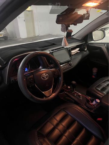 טויוטה RAV4