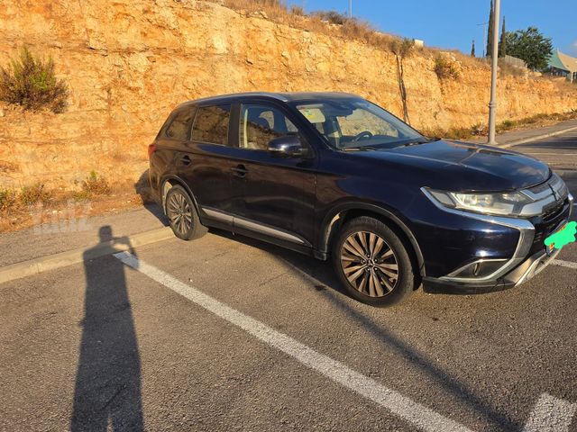 מיצובישי אאוטלנדר