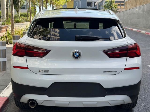 ב מ וו X2