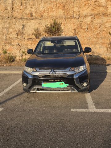 מיצובישי אאוטלנדר