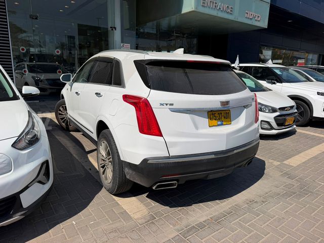 קאדילק XT5