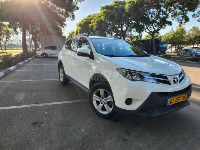 מודעת רכב טויוטה RAV4