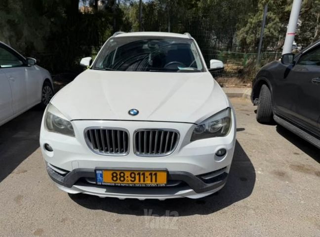 ב מ וו X1